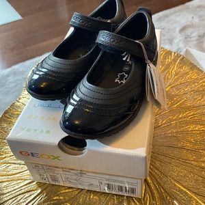 GEOX girls dress shoes